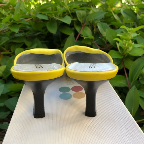 NWT BCBG Yellow Mule - Picture 4 of 5